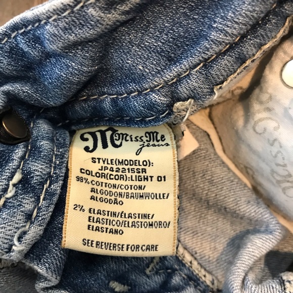 Miss Me Jean Shorts Size 26 - Picture 6 of 8